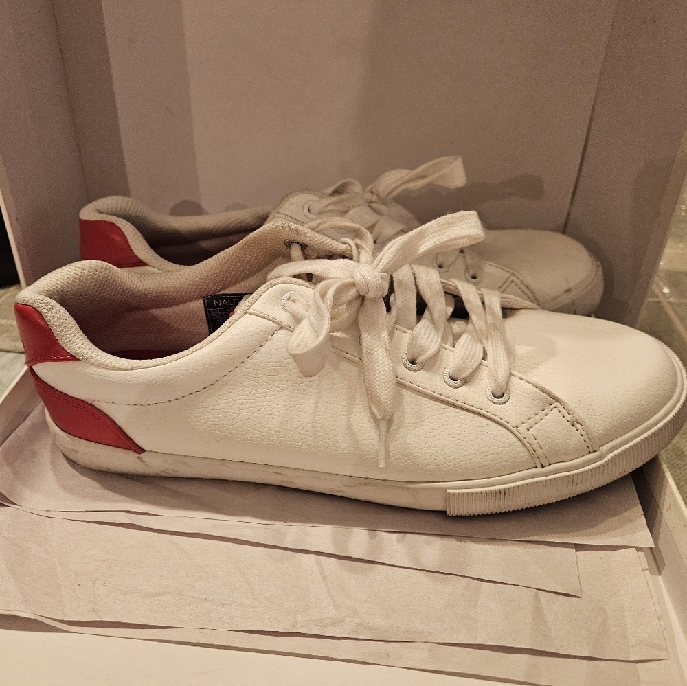 Nautica womens white and red lace up sneakers shoes size 10 Pre-owned